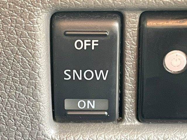 NISSAN NV350 CARAVAN 2017 Image 31