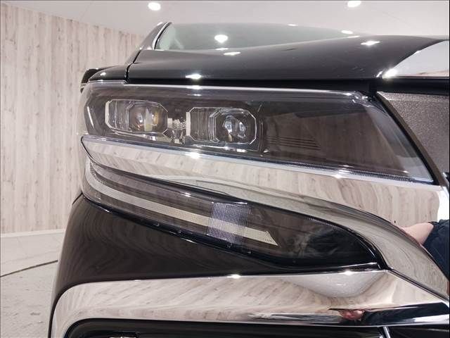 TOYOTA ALPHARD HYBRID 4WD 2018 Image 31