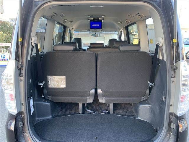 TOYOTA VOXY 2013 Image 31