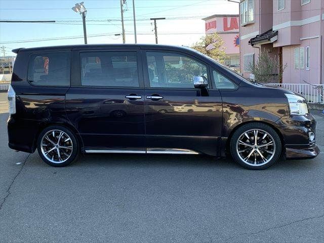 TOYOTA VOXY 2013 Image 31