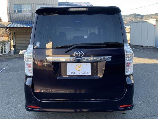 TOYOTA VOXY 2013 Image 31