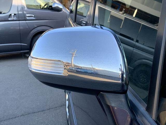 TOYOTA VOXY 2013 Image 31