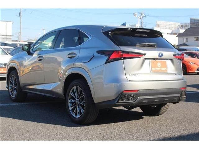 TOYOTA LEXUS NX300H AWD 2020 Image 31