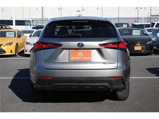 TOYOTA LEXUS NX300H AWD 2020 Image 31