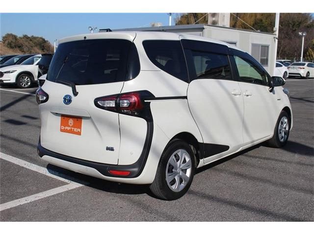 TOYOTA SIENTA HYBRID 2019 Image 31