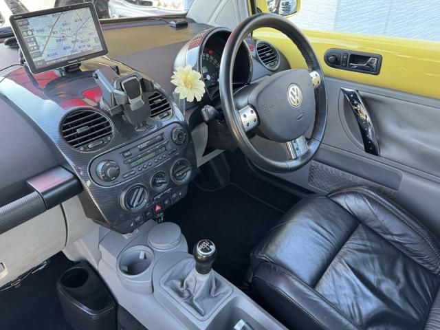 VOLKSWAGEN BEETLE 2003 Image 31