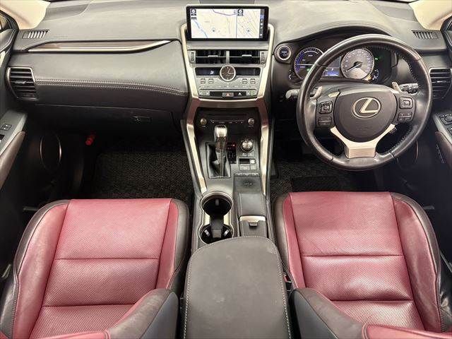 TOYOTA LEXUS NX300H 2017 Image 31