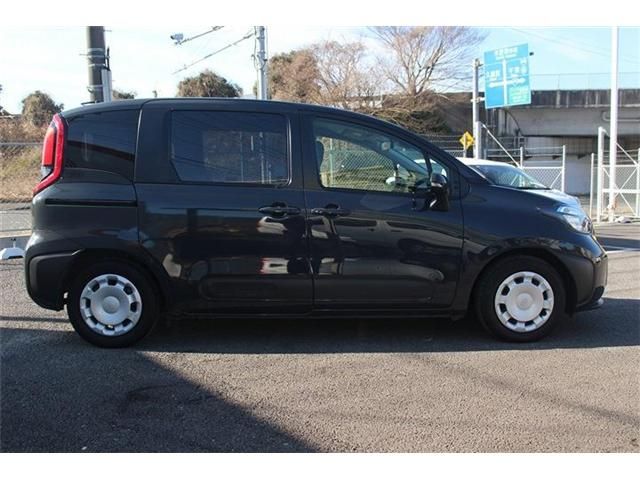 TOYOTA SIENTA HYBRID 2023 Image 31