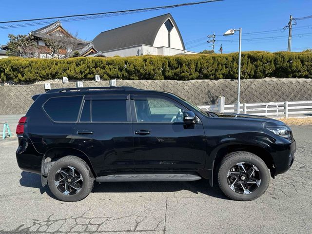 TOYOTA LANDCRUISER PRADO 2021 Image 31
