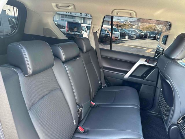 TOYOTA LANDCRUISER PRADO 2021 Image 31