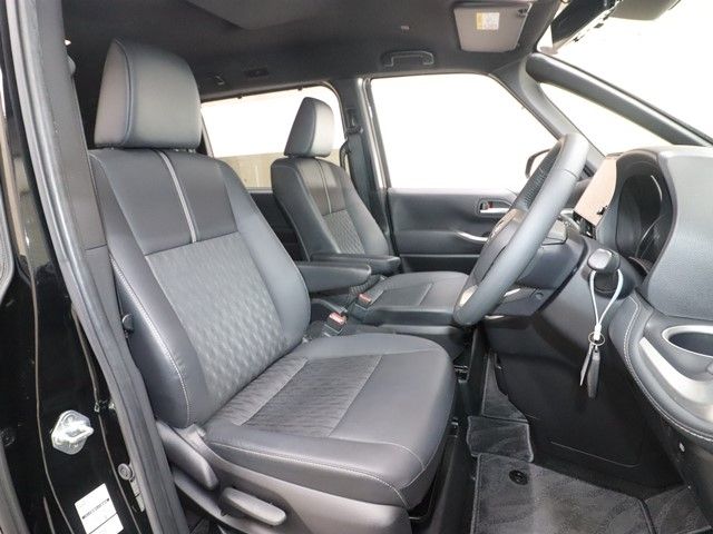 TOYOTA NOAH 2023 Image 31