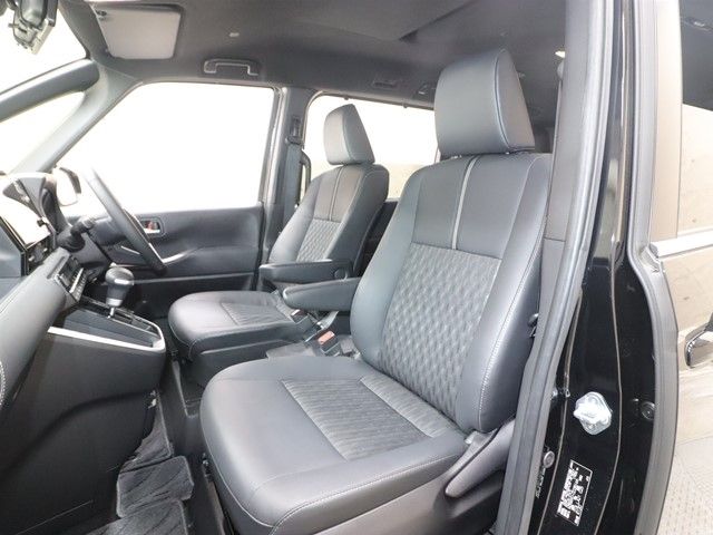 TOYOTA NOAH 2023 Image 31