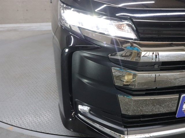 TOYOTA NOAH 2023 Image 31