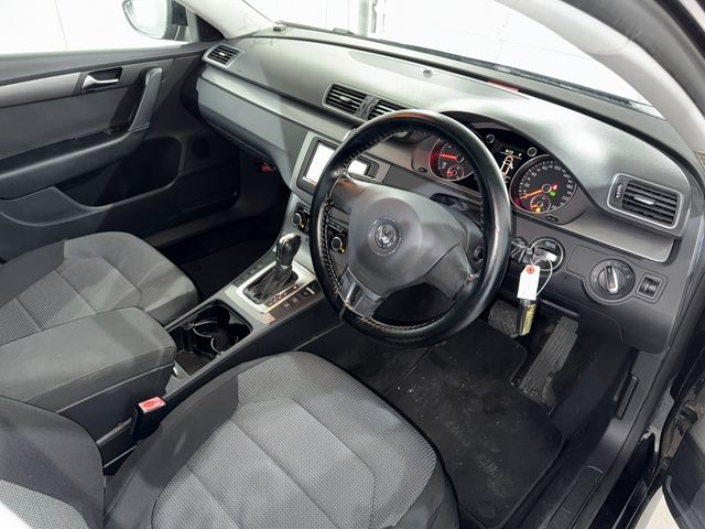 VOLKSWAGEN PASSAT VA 2011 Image 31