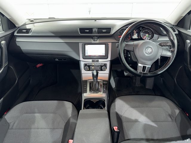 VOLKSWAGEN PASSAT VA 2011 Image 31