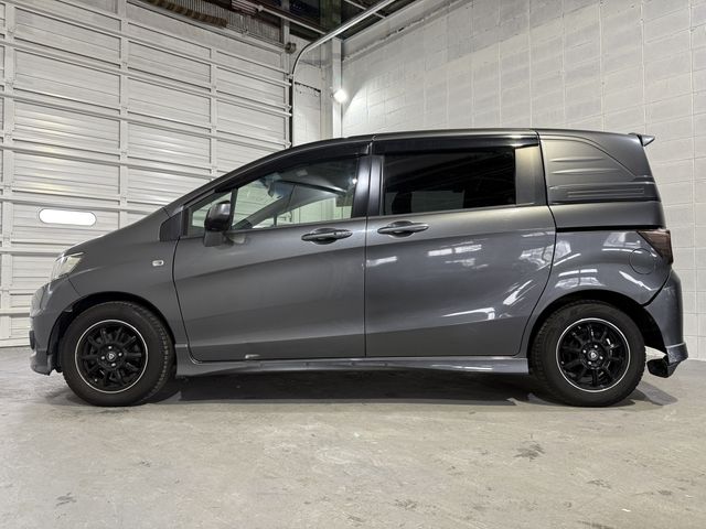 HONDA FREED SPIKE 2010 Image 31