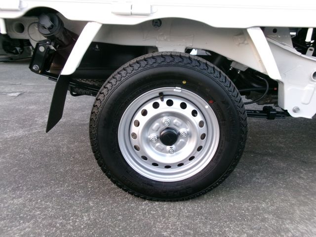 DAIHATSU HIJET TRUCK 4WD 2025 Image 31