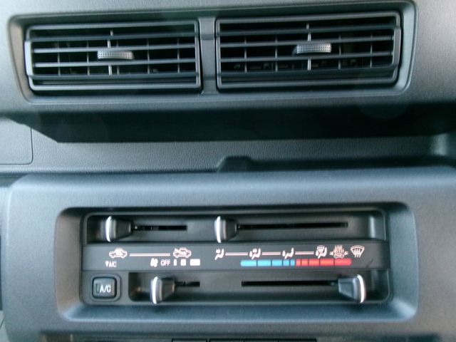 DAIHATSU HIJET TRUCK 4WD 2025 Image 31