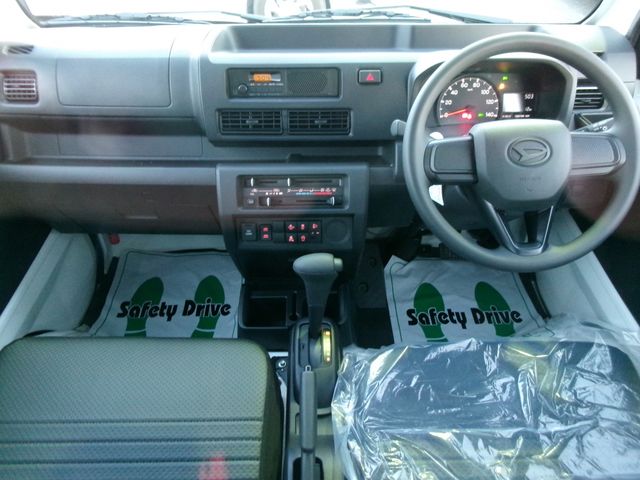 DAIHATSU HIJET TRUCK 4WD 2025 Image 31