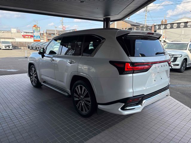 TOYOTA LEXUS LX600 2023 Image 31