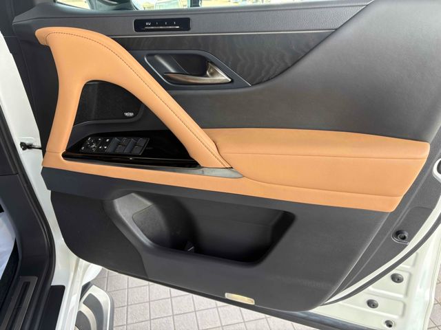 TOYOTA LEXUS LX600 2023 Image 31