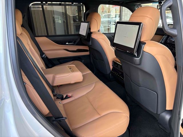 TOYOTA LEXUS LX600 2023 Image 31