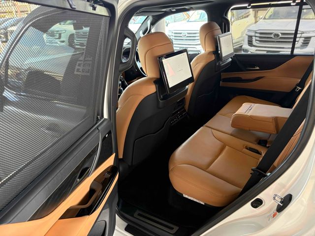 TOYOTA LEXUS LX600 2023 Image 31