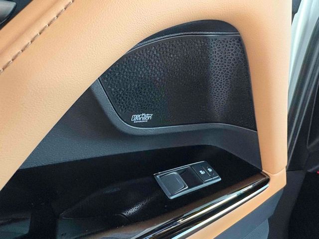 TOYOTA LEXUS LX600 2023 Image 31