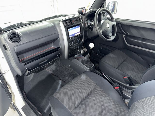 SUZUKI JIMNY 4WD 2012 Image 31
