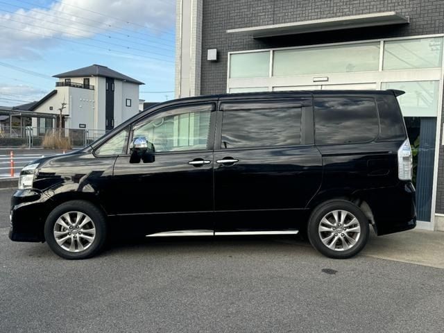 TOYOTA VOXY 2013 Image 31