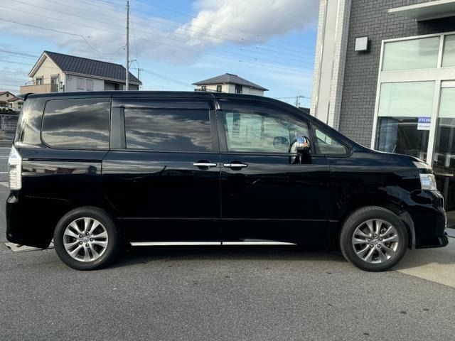 TOYOTA VOXY 2013 Image 31