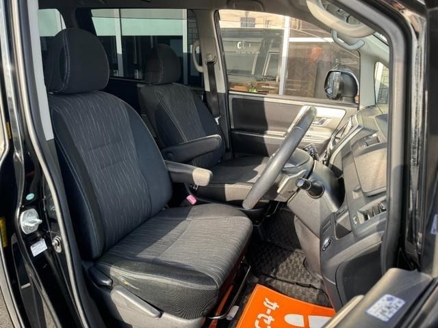 TOYOTA VOXY 2013 Image 31