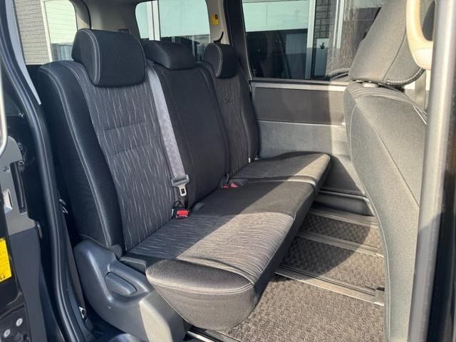 TOYOTA VOXY 2013 Image 31