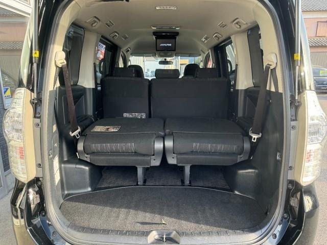 TOYOTA VOXY 2013 Image 31