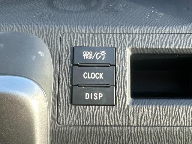 TOYOTA VOXY 2013 Image 31