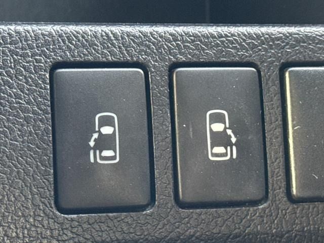 TOYOTA VOXY 2013 Image 31