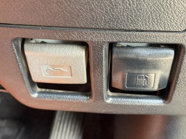 TOYOTA VOXY 2013 Image 31