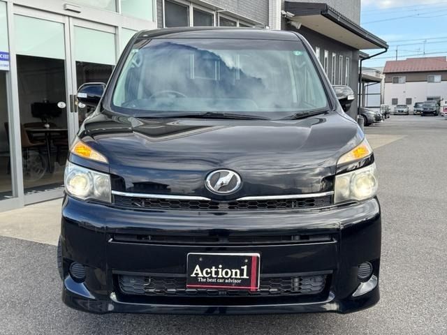 TOYOTA VOXY 2013 Image 31