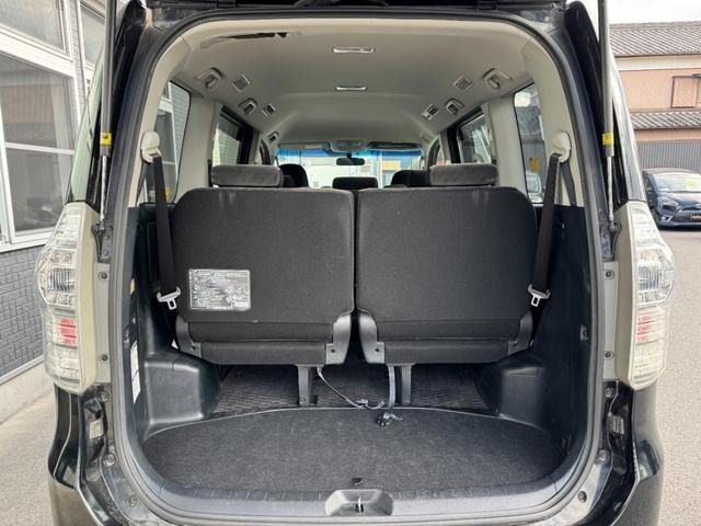 TOYOTA VOXY 2013 Image 31