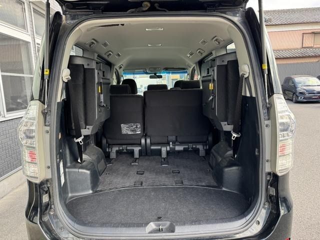 TOYOTA VOXY 2013 Image 31