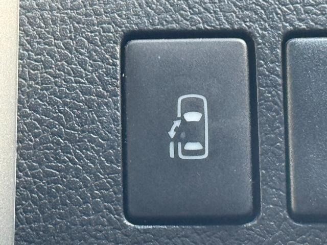 TOYOTA VOXY 2013 Image 31