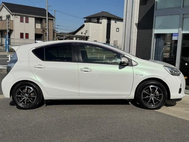 TOYOTA AQUA 2012 Image 31