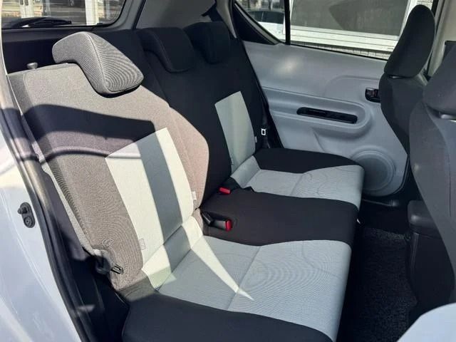 TOYOTA AQUA 2012 Image 31