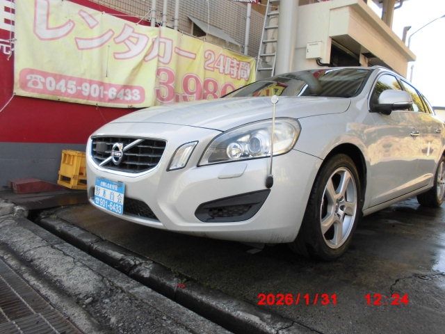 VOLVO V60 2012 Image 31