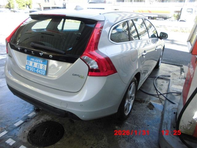 VOLVO V60 2012 Image 31