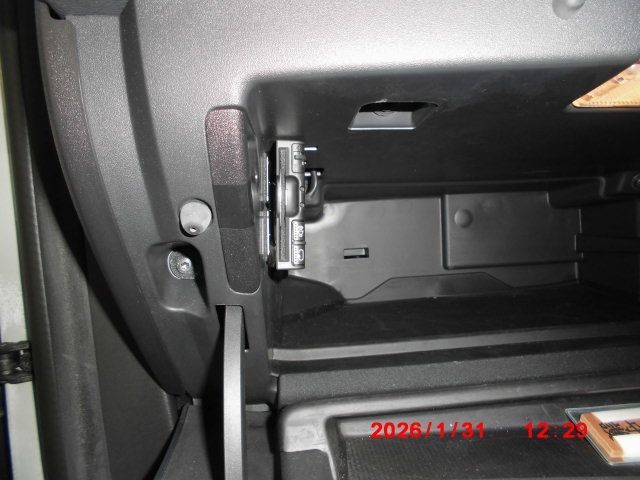 VOLVO V60 2012 Image 31