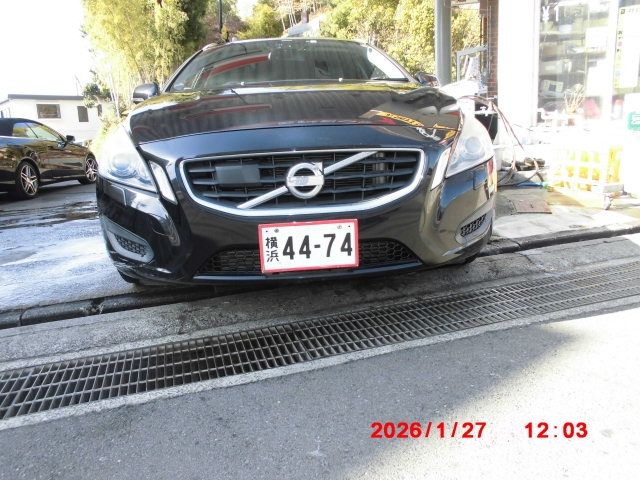 VOLVO V60 2012 Image 31