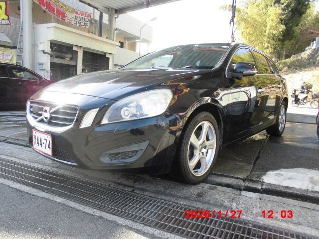 VOLVO V60 2012 Image 31