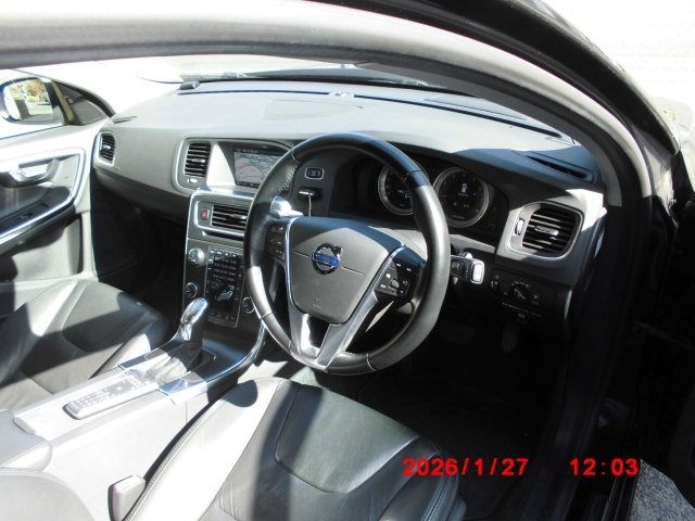 VOLVO V60 2012 Image 31