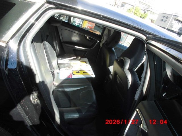 VOLVO V60 2012 Image 31